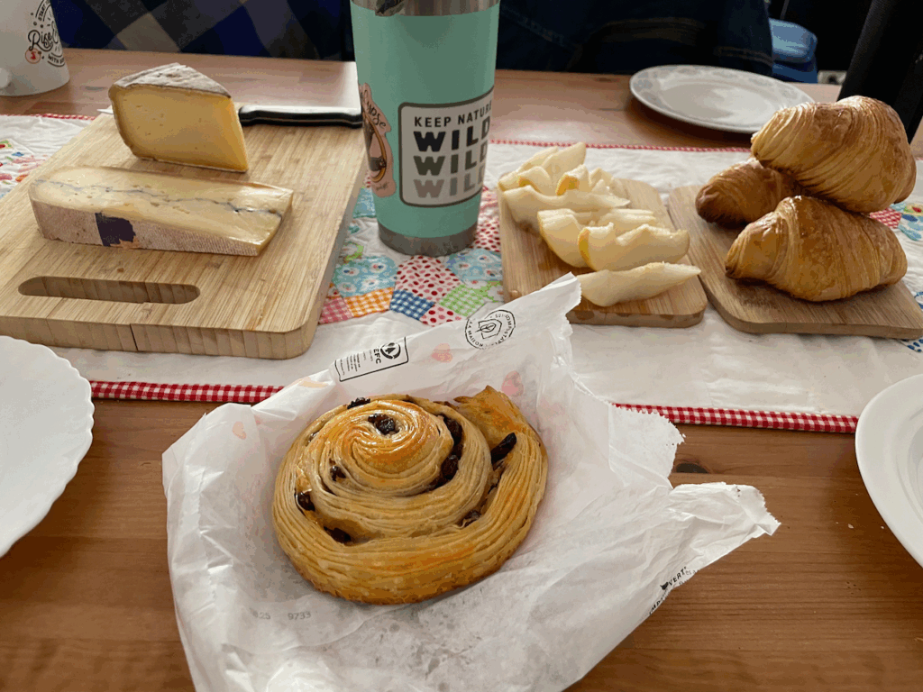 pain rousse, cheese, pears, croissants